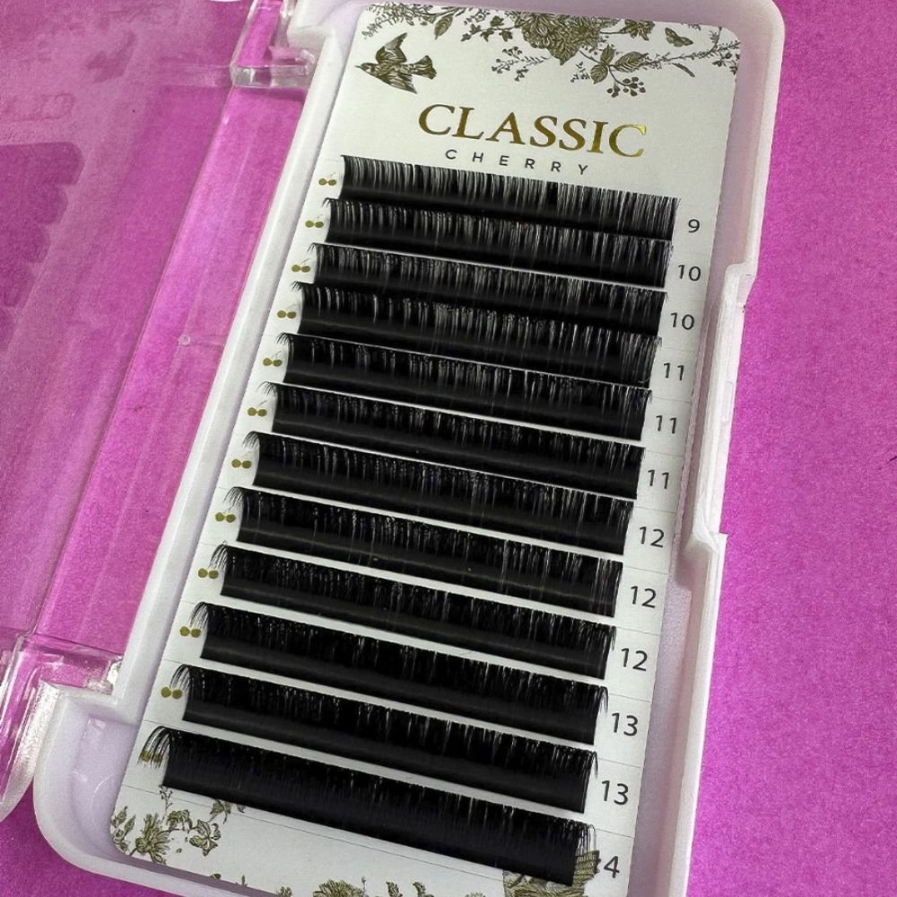 66d476ec3de382a7f3136e352b9b7917.jpg Cílios Cherry Lash Clássico D 0.07 Mix (9-14) - Cherry - Imagem 1