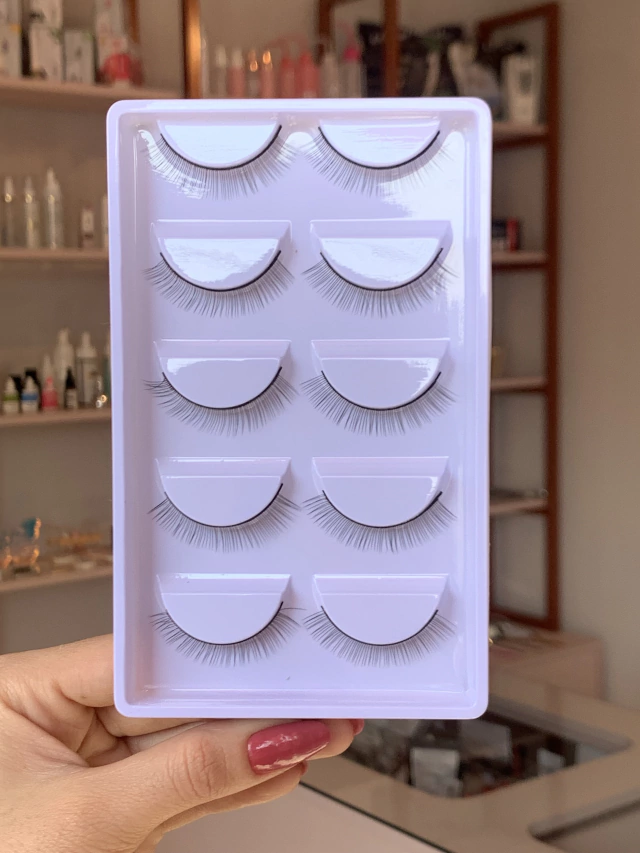 e701cc437f5847c885440c9b716c5ea4-1.webp Cilios De Treino 5 Pares - Kiss She - Imagem 1